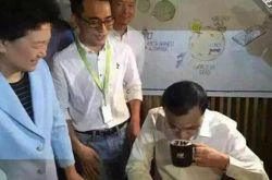迅速火起来的名人同款:习大大的手机